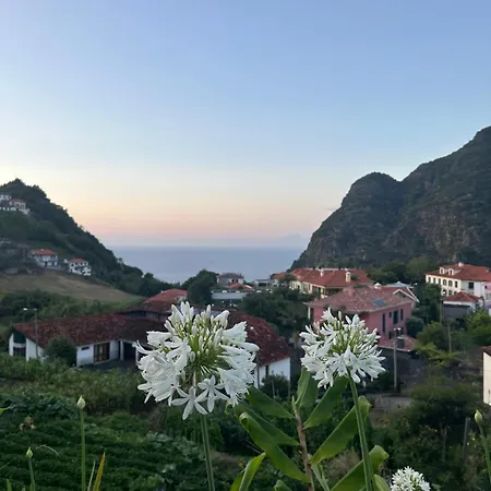 Апартаменты The Valley House *