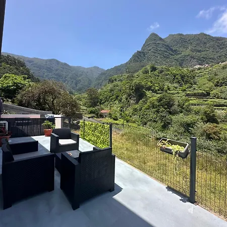 Апартаменты The Valley House *