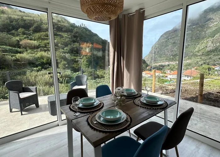 Апартаменты The Valley House *