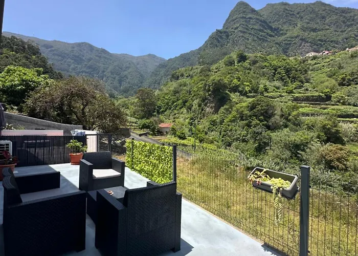 Апартаменты The Valley House *