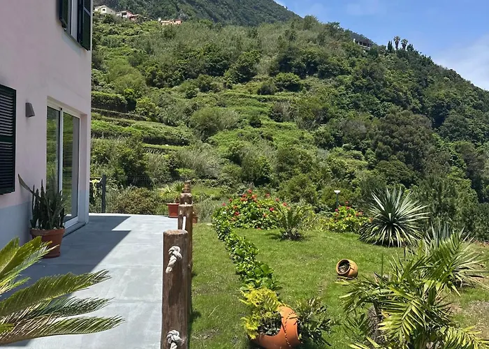 The Valley House Апартаменты