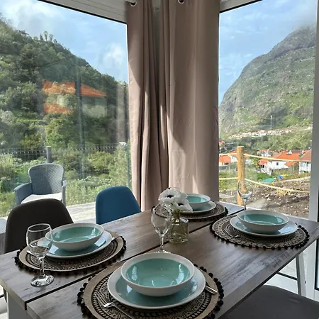 The Valley House Apartment