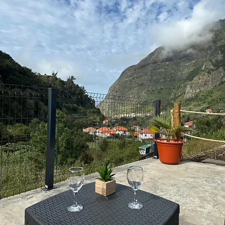 The Valley House * Sao Vicente (Madeira)