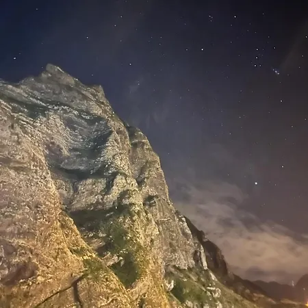 The Valley House Apartment *