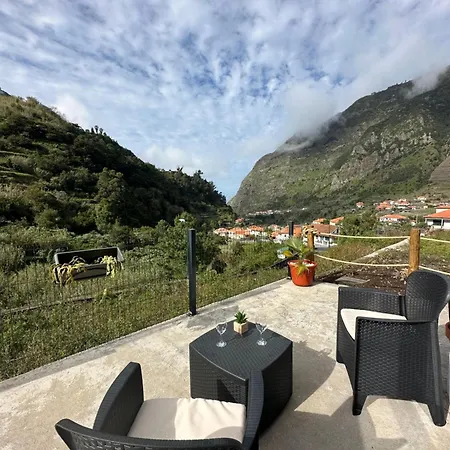 The Valley House Apartment